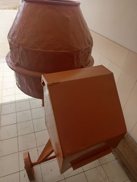 Betoneira usada 180lt