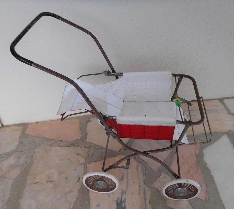 Carrinho de bonecas antigo, anos 70