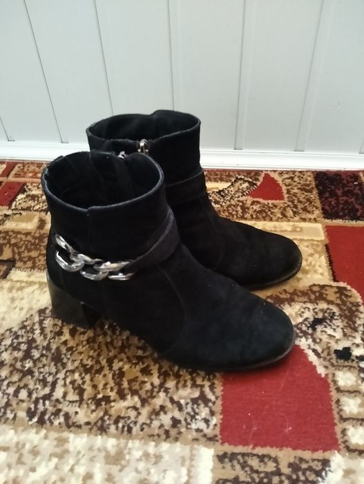 Ботинки жіночі замшеві