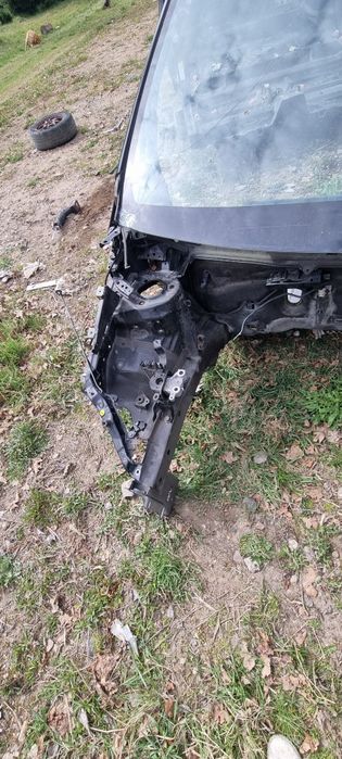 Toyota Prius Plus prawa ćwiartka przód