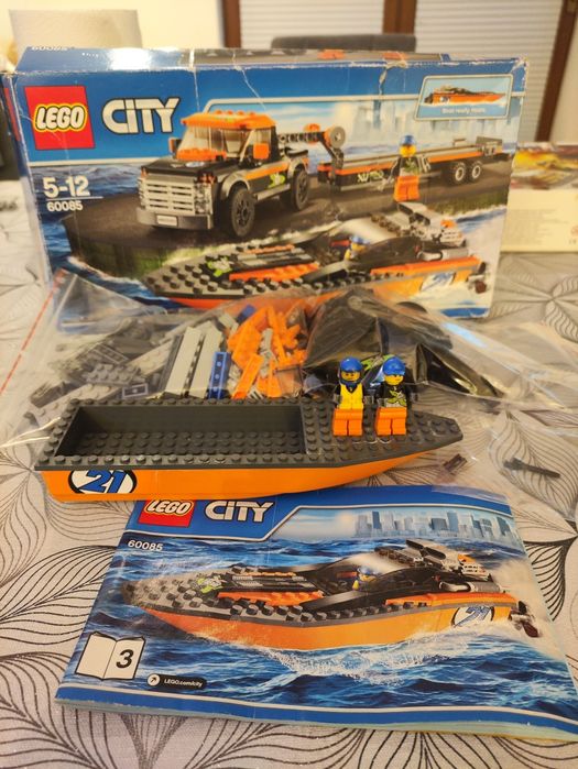 Zestaw LEGO City - Terenówka z motorówką 60085