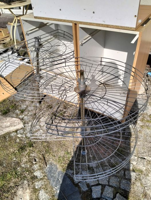 Cargo metalowe obrotowe