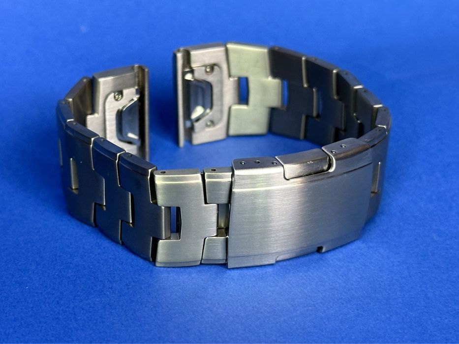 Титановий ремінець для Garmin Fenix, Tactix, D2 та ін. -  22 та 26 мм