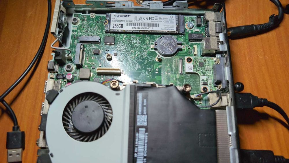 Vendo mini pc HP Elitedesk 800 G5 Mini i5-9500t com 8gb ddr4 e nvme 256gb usado