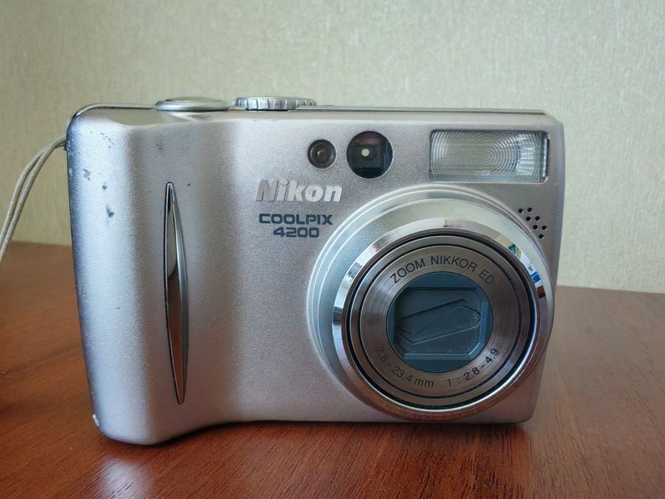 Фотоаппарат Nikon coolpix 4200