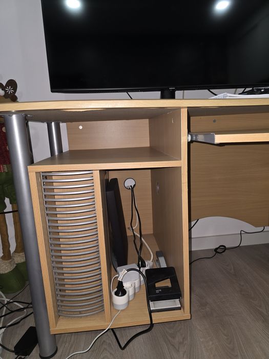 Secretária de computador