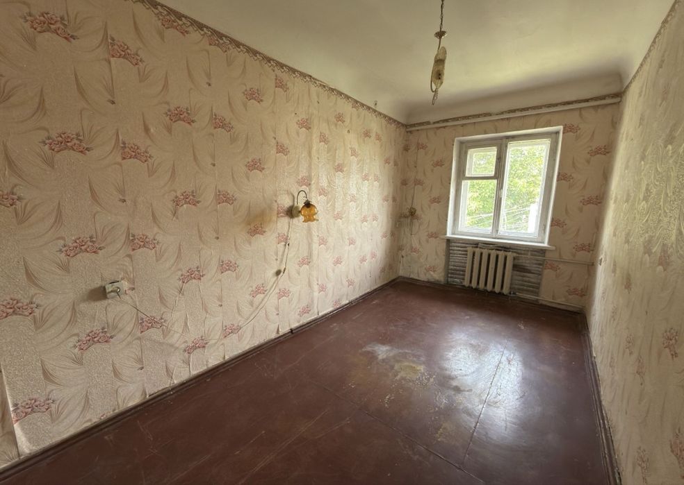 Продаж 3-кімнатна квартира Сміла