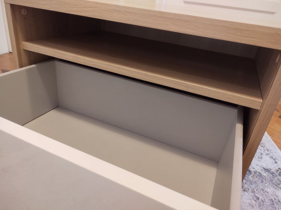 Móvel apoio besta Ikea