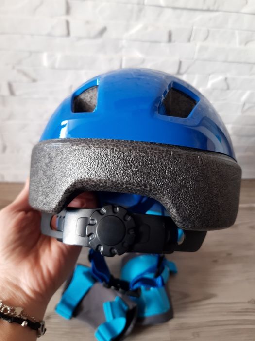 Kask rowerowy i ochraniacze dla dziecka