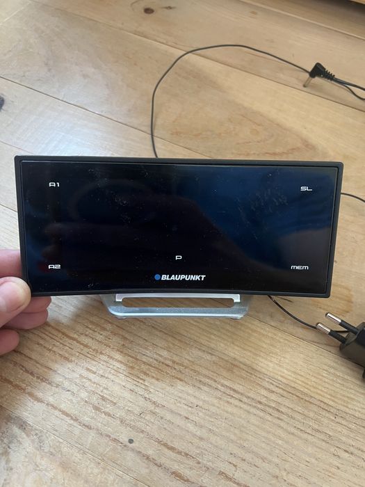 Radiobudzik Blaupunkt Cr7bk