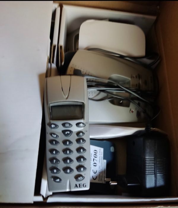 Стаціонарні телефони AEG