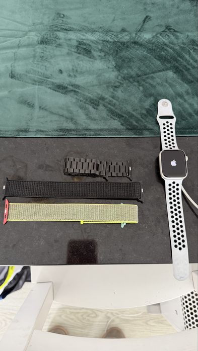 Apple watch serie 7 45mm Nike esition