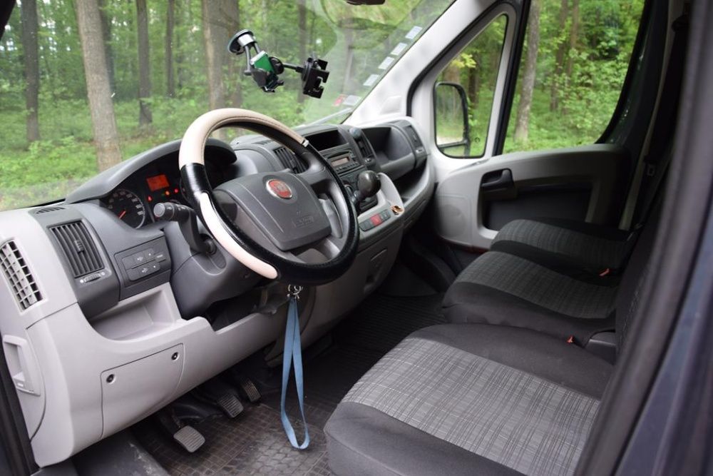 Wynajme Busa Winda Plandeka Przeprowadzki ,L4H3 Łóżko do spania1440k