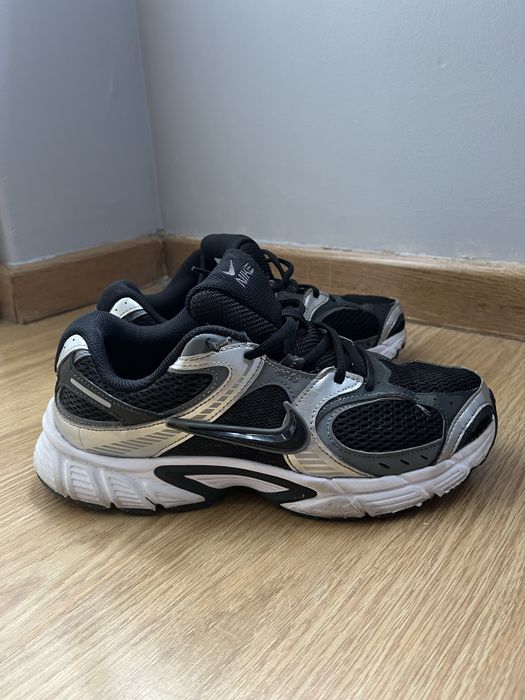 Nike V5 RNR Vintage Prata