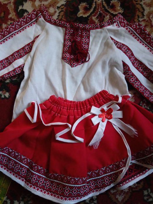 Український костюм на дівчинку 2-3р
