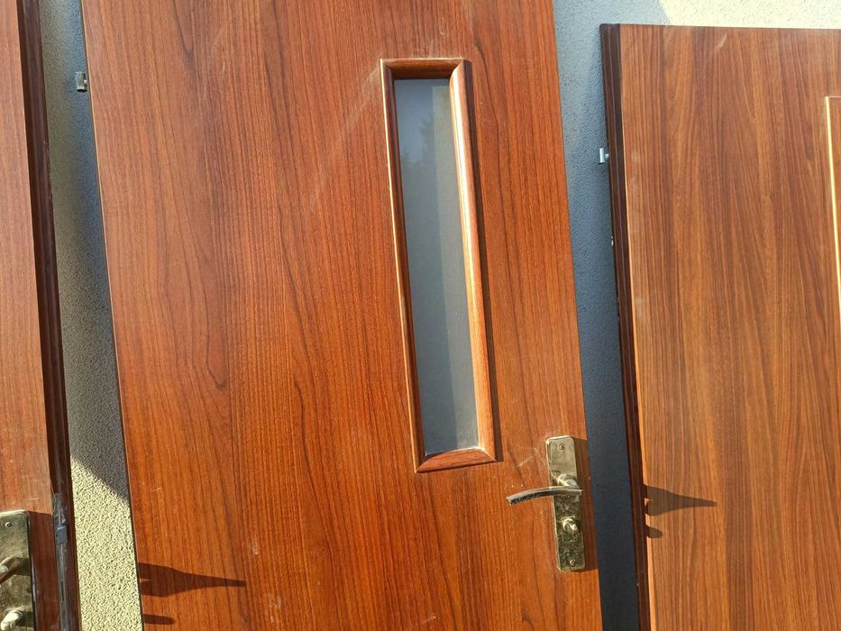 Drzwi wewnętrzne 3x80 prawe, 3x70 prawe orzech