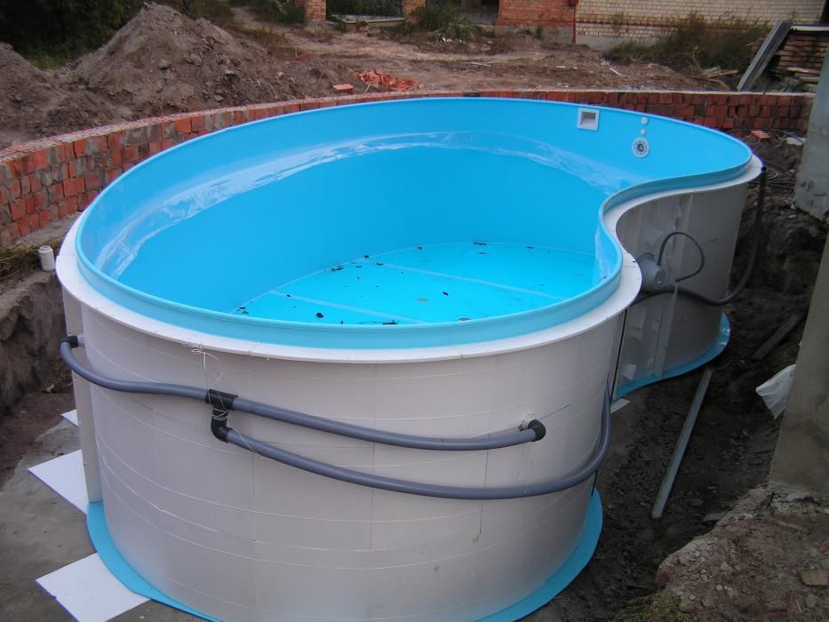 Бассеин из полипропилена. Лестница 4 ступени. Фильтр Hayward