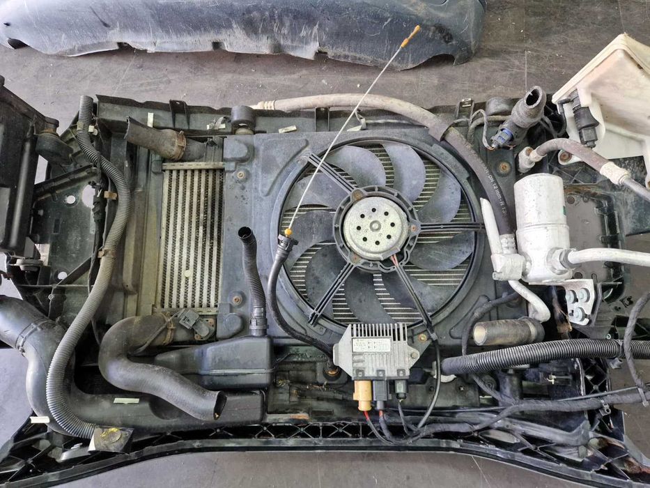 Frente completa usada AUDI A2 1.4 TDI capot parachoques guardalamas oticas radiador