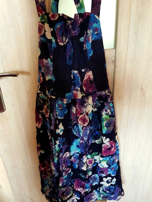 Sukienka-Nowa nigdy nie założona 36