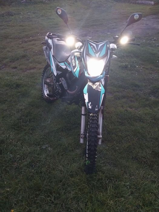 Продам мотоцикл  shnerau 200 6c