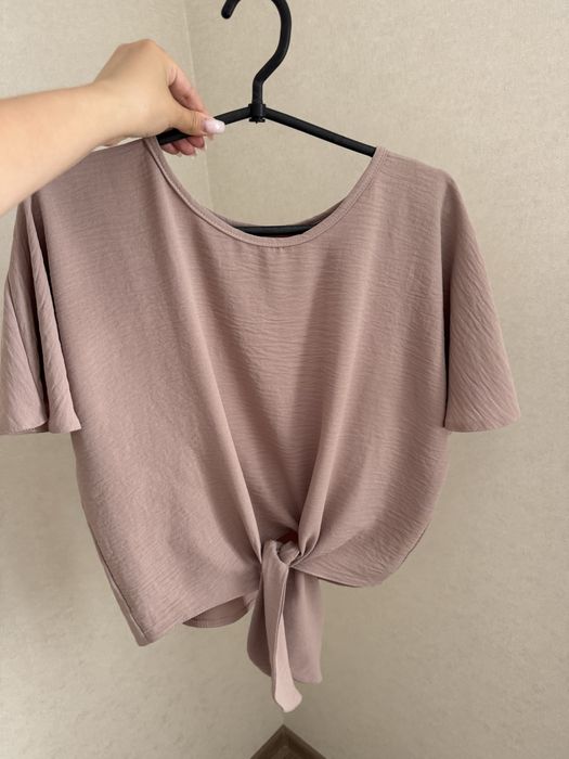 Легка літня футболка