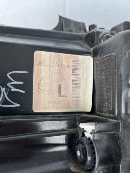 Фара ліва  Jeep Cherokee 2019 2020 2021 2022 америка