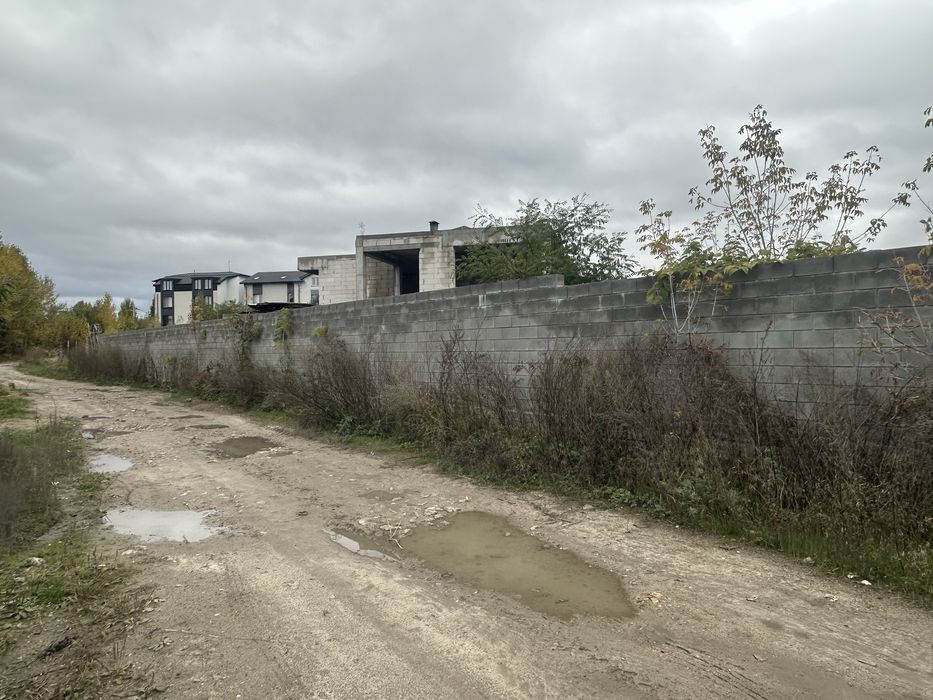 Продаж недобудованого будинку 230м.кв 5 соток землі к.м.Щастя (Жуляни)