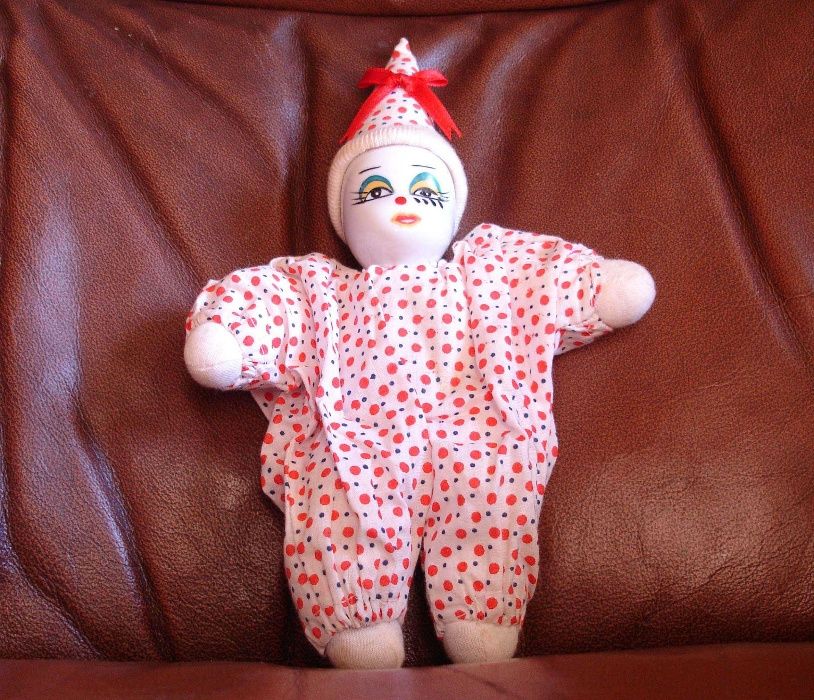 Bonecas e bonecos de porcelana