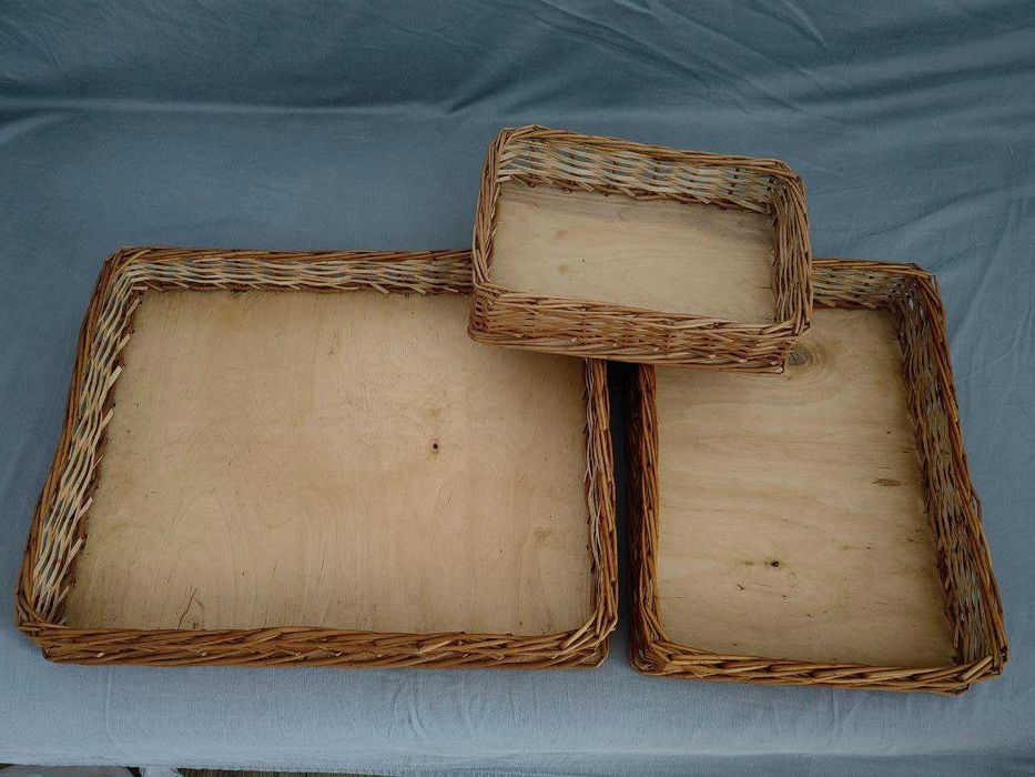 zestaw wiklinowych koszyków na chleb i pieczywo