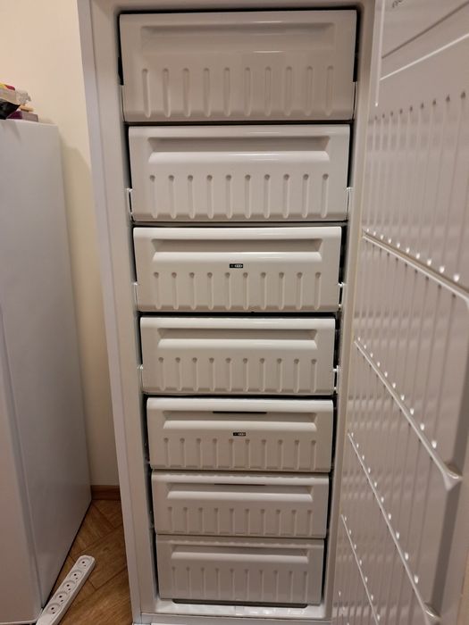 Продам морозильну камеру