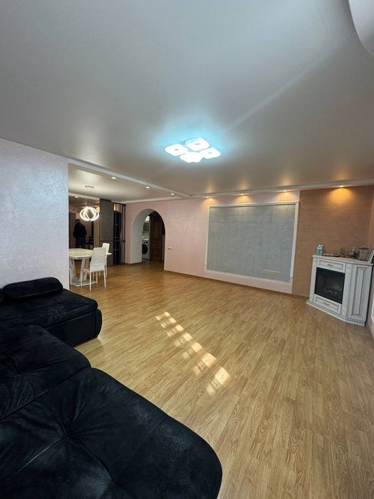 Продам квартиру 101 кв.м р- н Сільпо