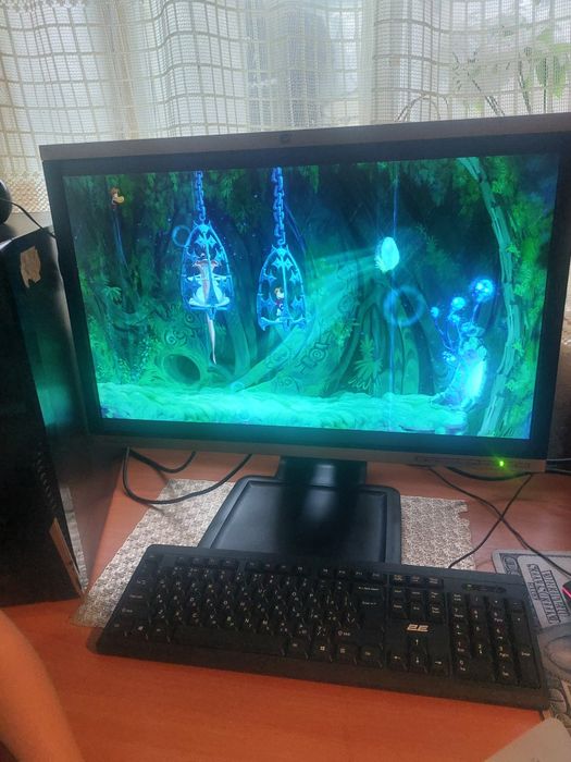 Продам компьютер монитор клавиатуру