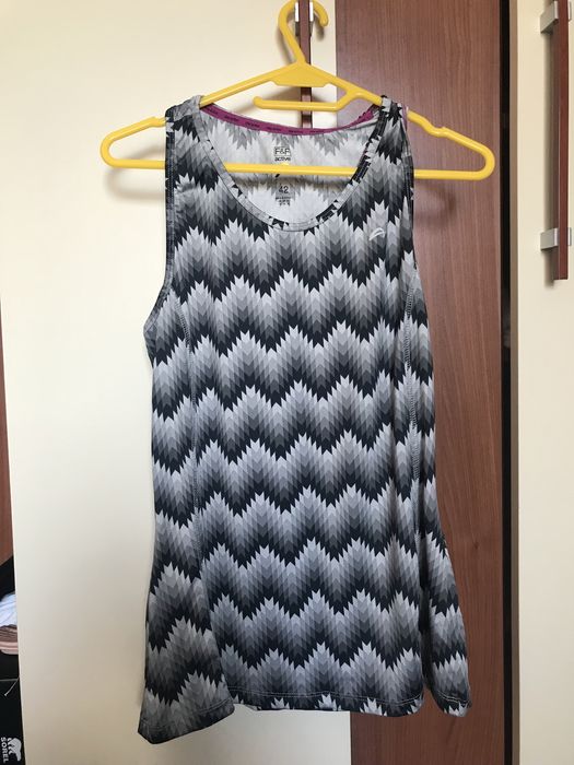 Top treningowy F&F rozm. 42