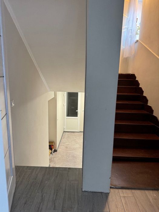 Продаж половини будинку з ремонтом в гарному районі