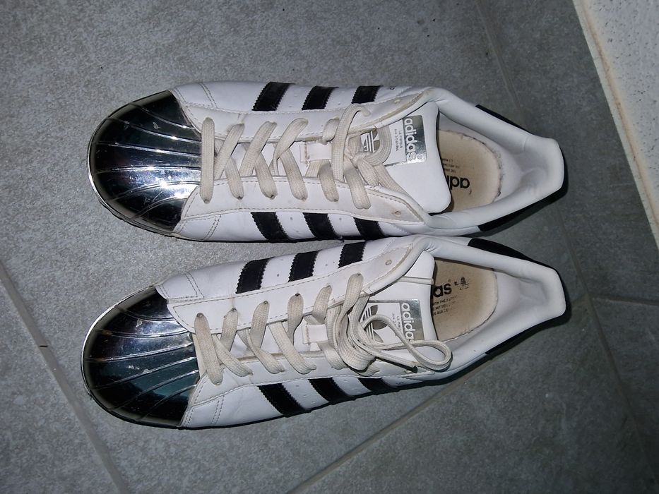 Tenis marca adidas