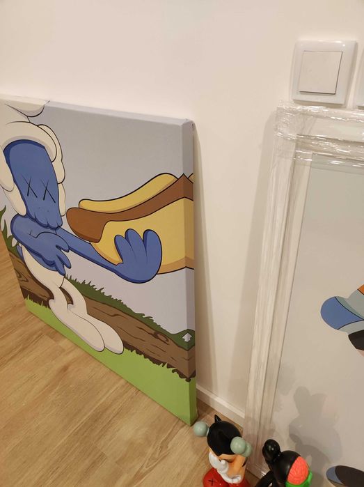 KURF (HOT DOG) 2008 do artista KAWS  1m x 1m.