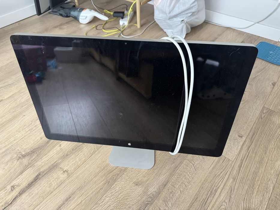 Apple LED Cinema Display 27″ A1316 — під ремонт
