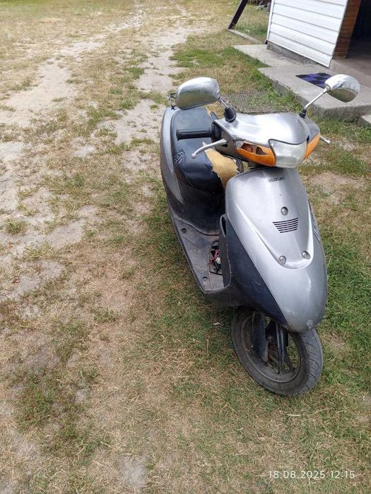 Продам скутер сузуки по запчастинам