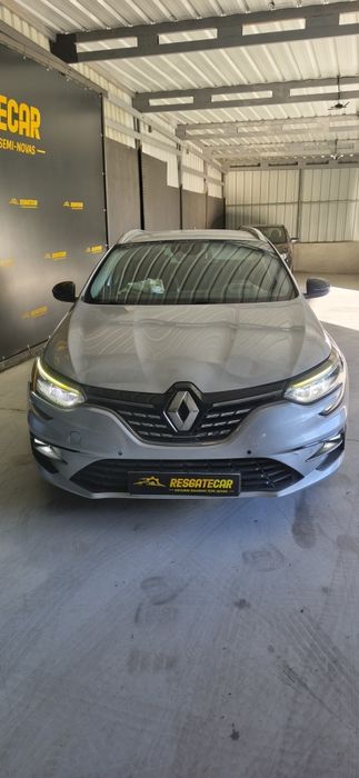 Renault Megane IV salvado
