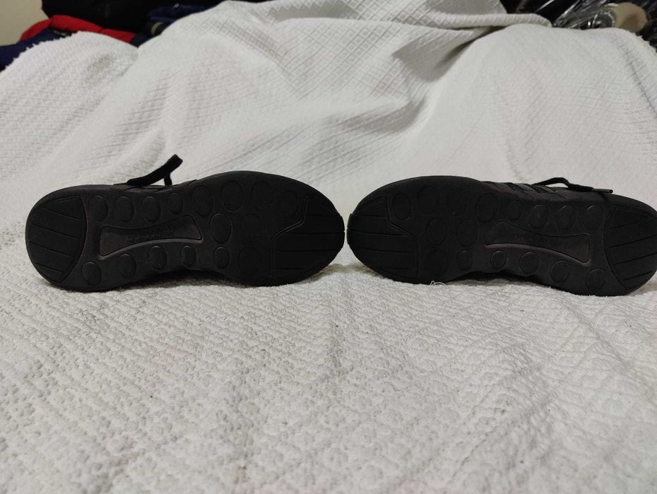 Sapatilhas Adidas. tam. 43 em excelente estado