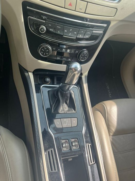 Peugeot 508 versão allure 2.0 blue hdi