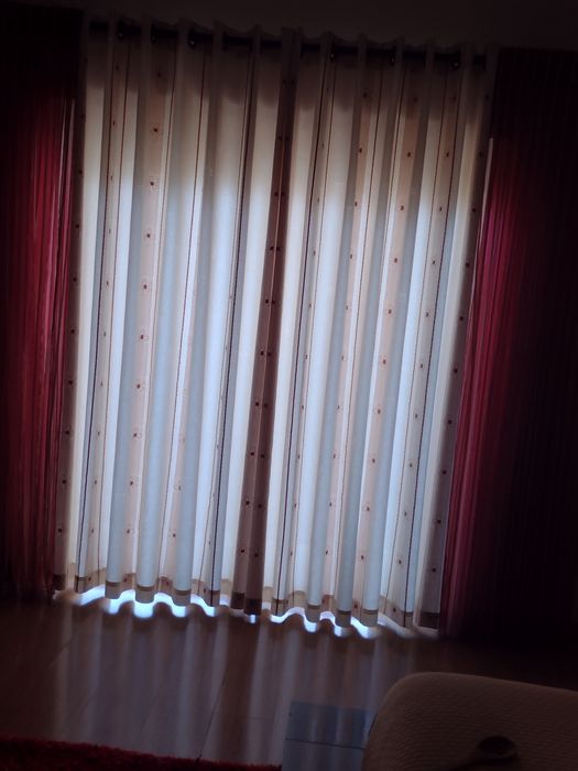 Cortinados de quarto ou sala muito bonito