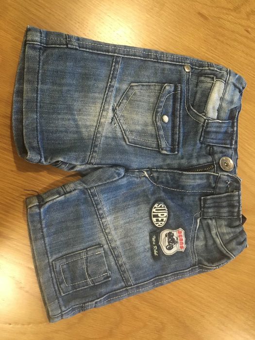 Calções como novos 2 anos apenas 2€ cada