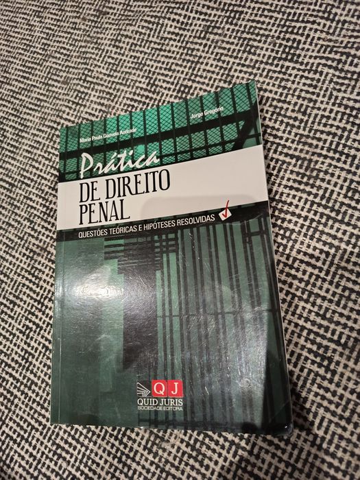 Livro Direito "Prática de Direito Penal"