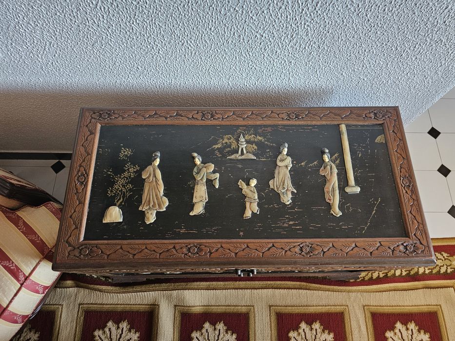 Baú de madeira gueixas japonesas