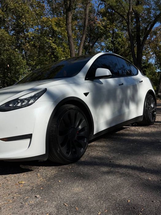 Продам автомобіль Tesla Model Y PERFORMANCE!!!