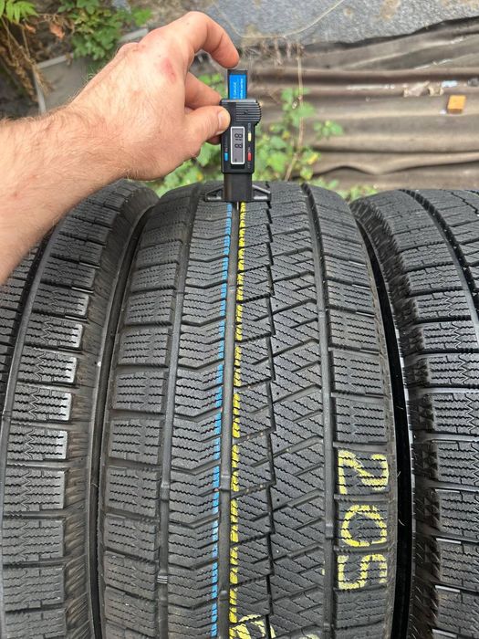 Шины БУ 205 55 R 16 Bridgestone blizzak VRX 2 Зима Комплект резина