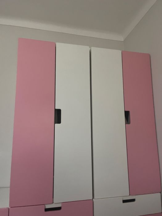 Conjunto de armário e gavetas