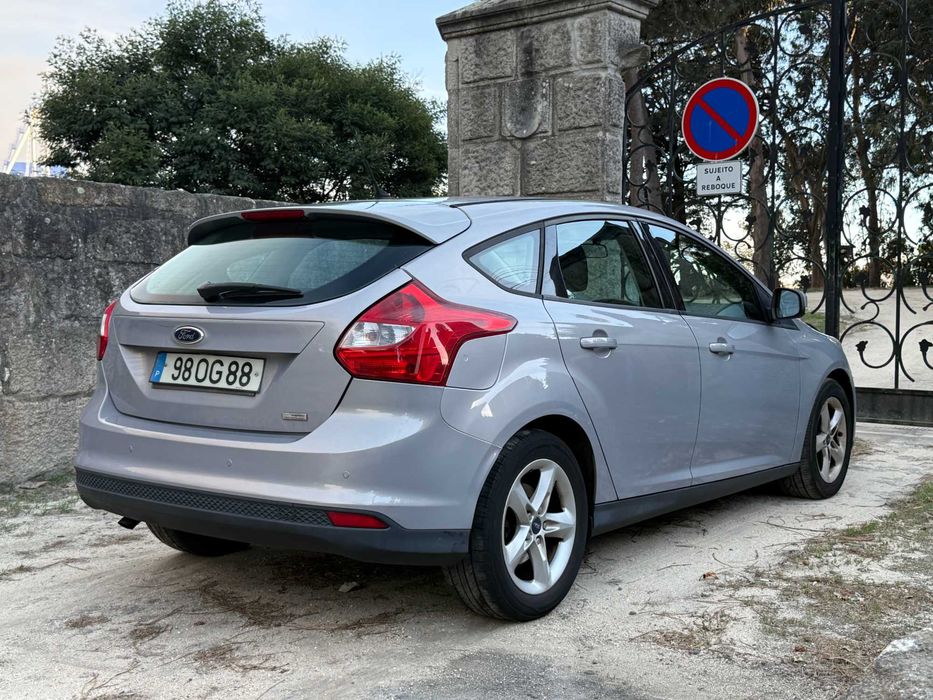 Ford Focus 1.6 TDCI 2012 — photo 2