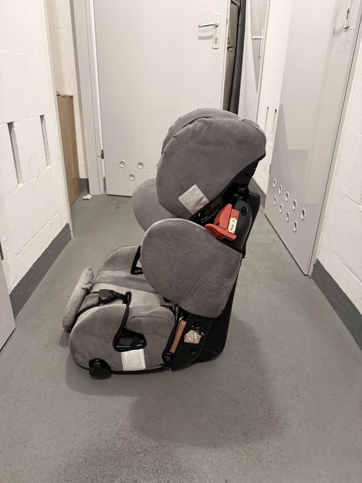 Sprzedam fotelik samochodowy Recaro Young Sport